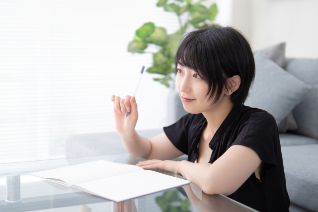 法則に気づく女性